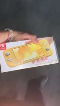 Nintendo Switch Lite Amarela