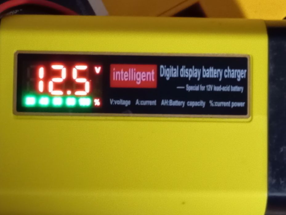 Зарядное устройство 12В 2А автоматическое. Новое. До 60Ач.