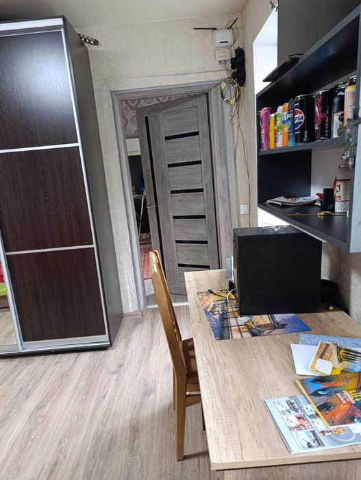 Продам земельну ділянку 11 соток та частину будинку по вул . Барболіна