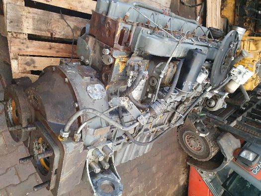 ładowarka Liebherr L 654 głowica miska olejowa tłok korbowód pompa