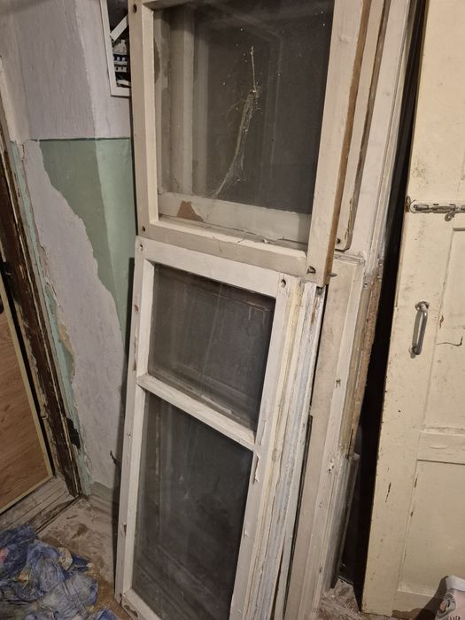 Продам дрова 2м³ (окна двери)