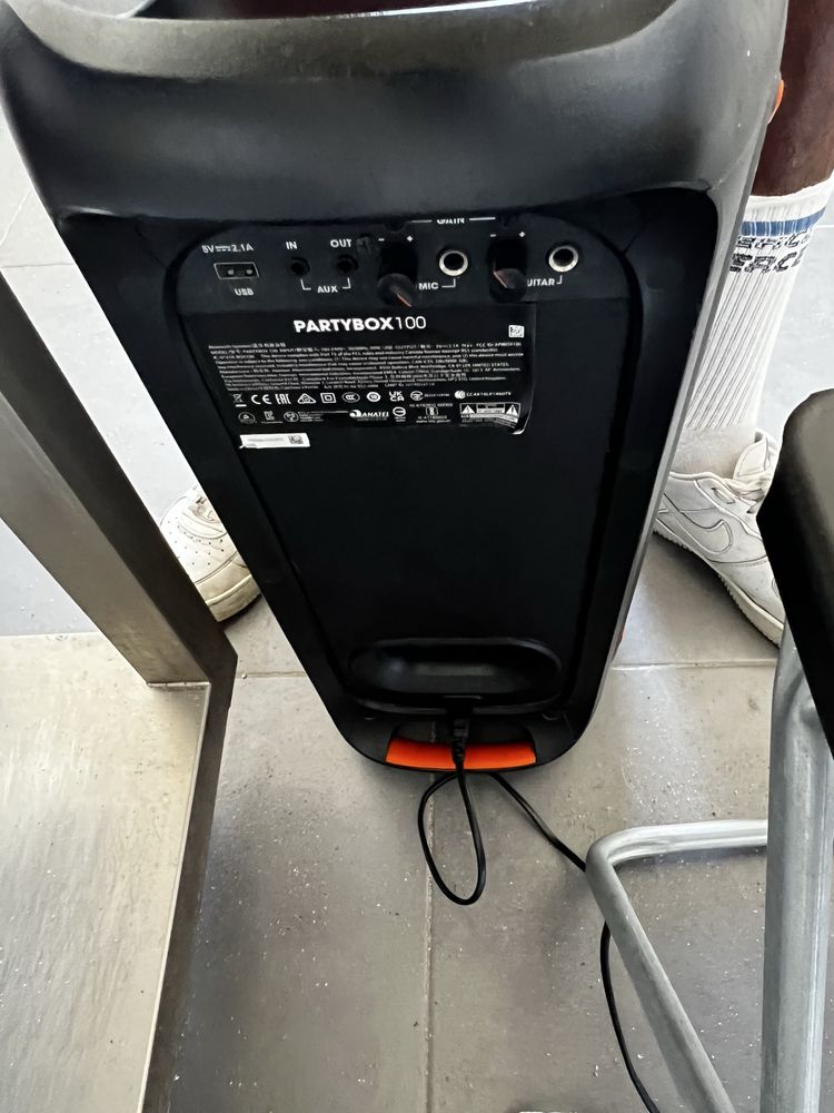 Jbl partybox 100