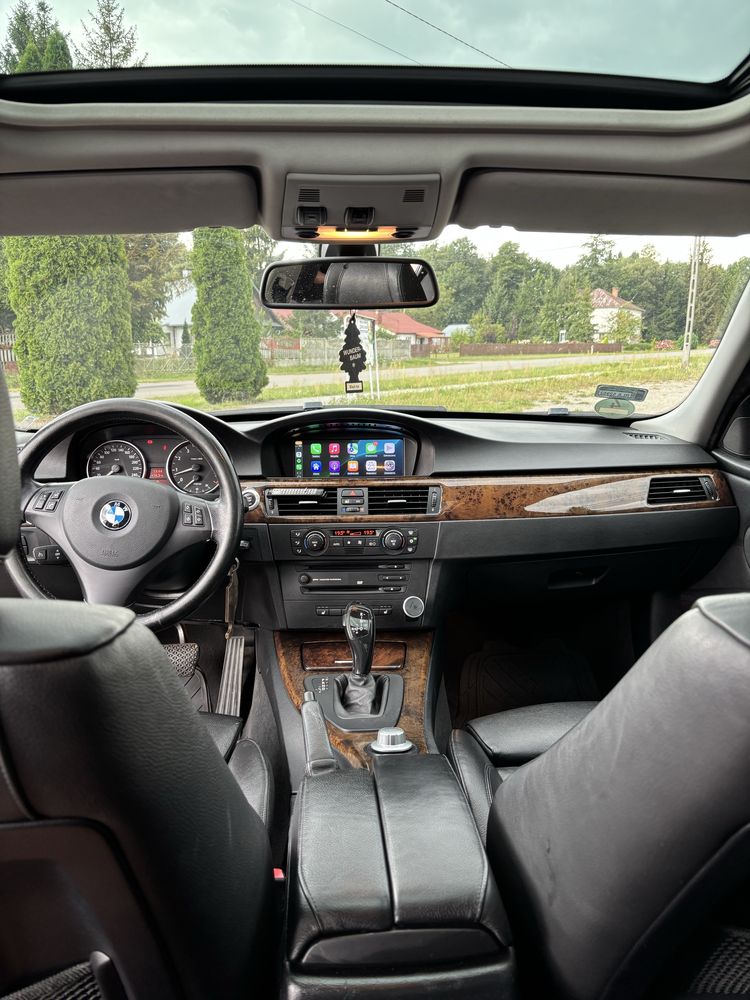 BMW E90 325i LPG Monacoblau