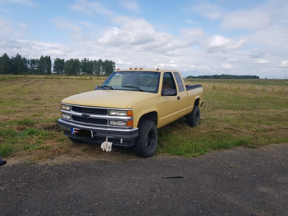 Chevrolet C1500 Silverado V8