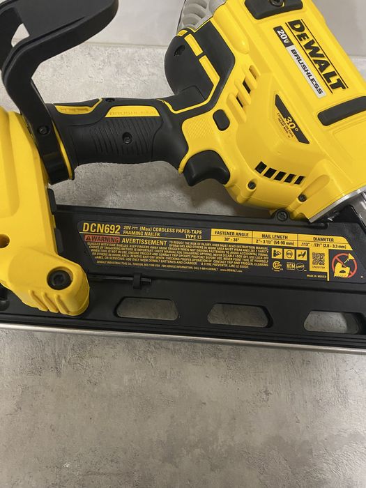 DeWALT DCN692 20Vmax каркасний нейлер 30кут 50-90мм Мексика