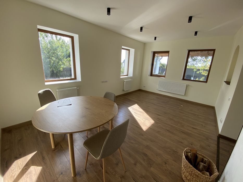 Будинок з двома спальнями в який можна заїхати одразу