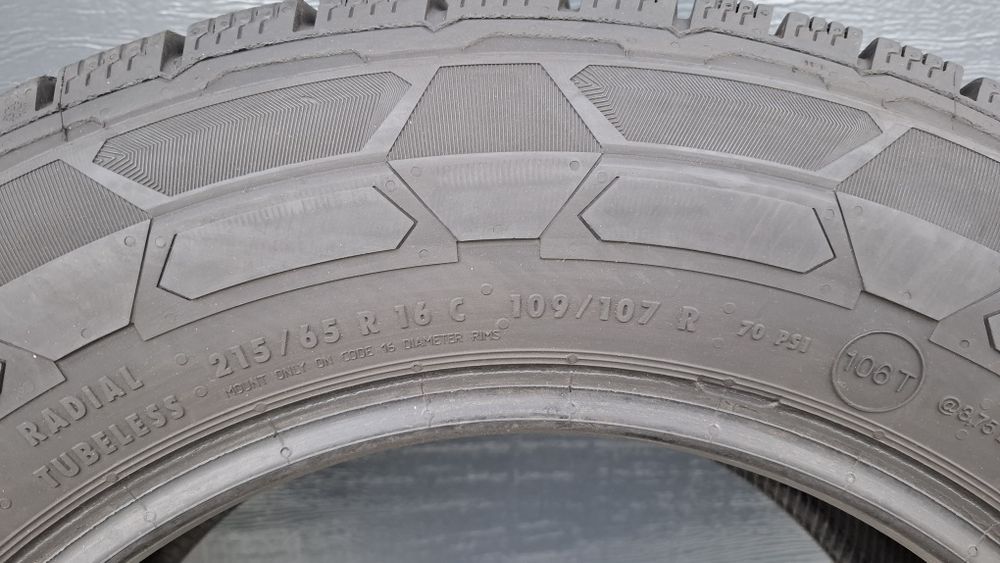 Continental 215/65 R16 C VanContact Winter 9 mm