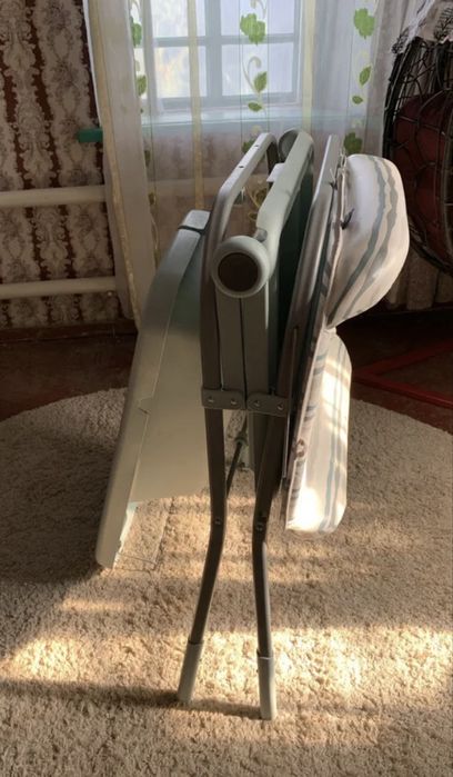 Продаю ваночку для купання зі столиком для сповивання Chicco