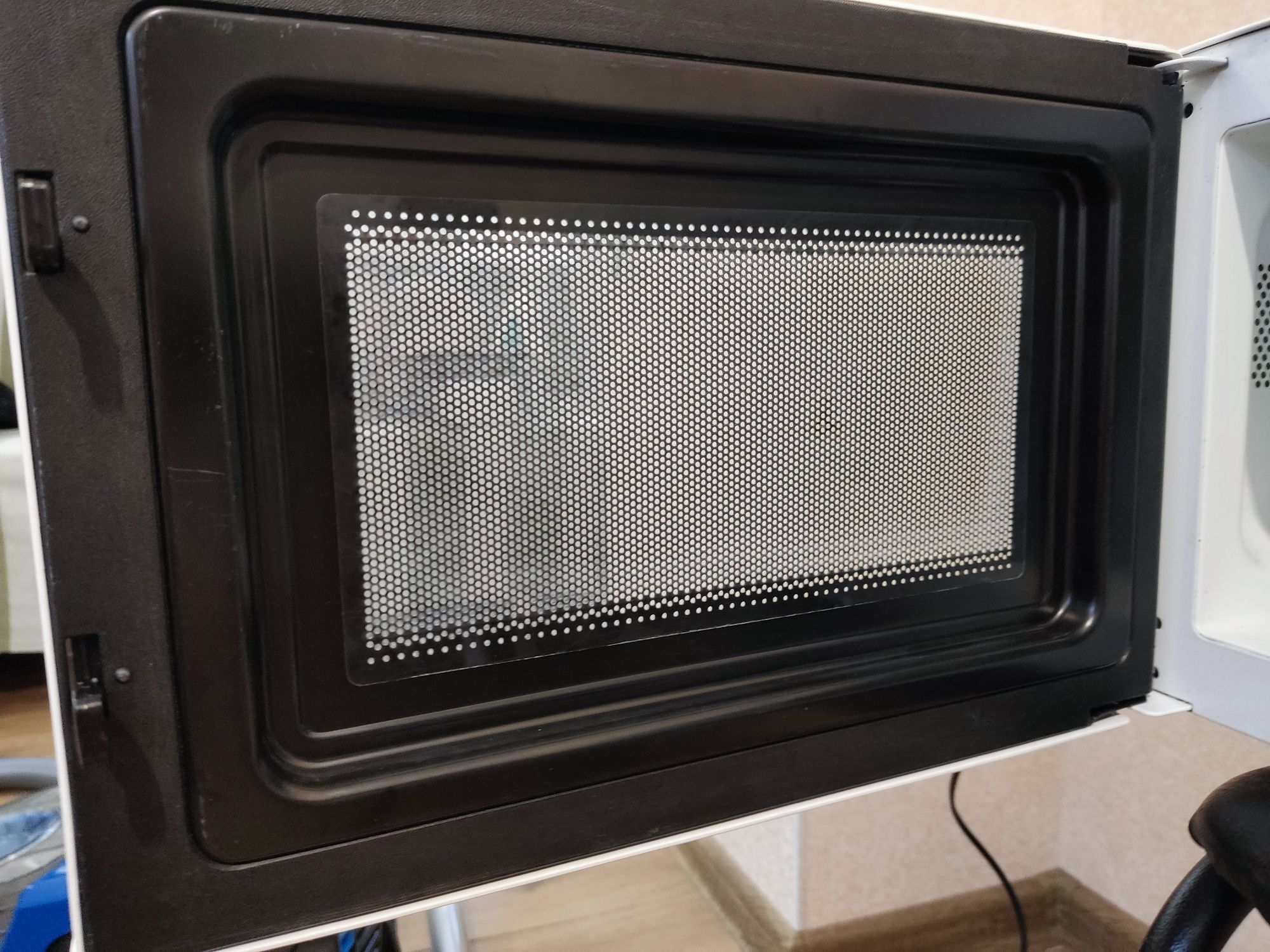 Мікрохвильова піч, LG MB-3929G