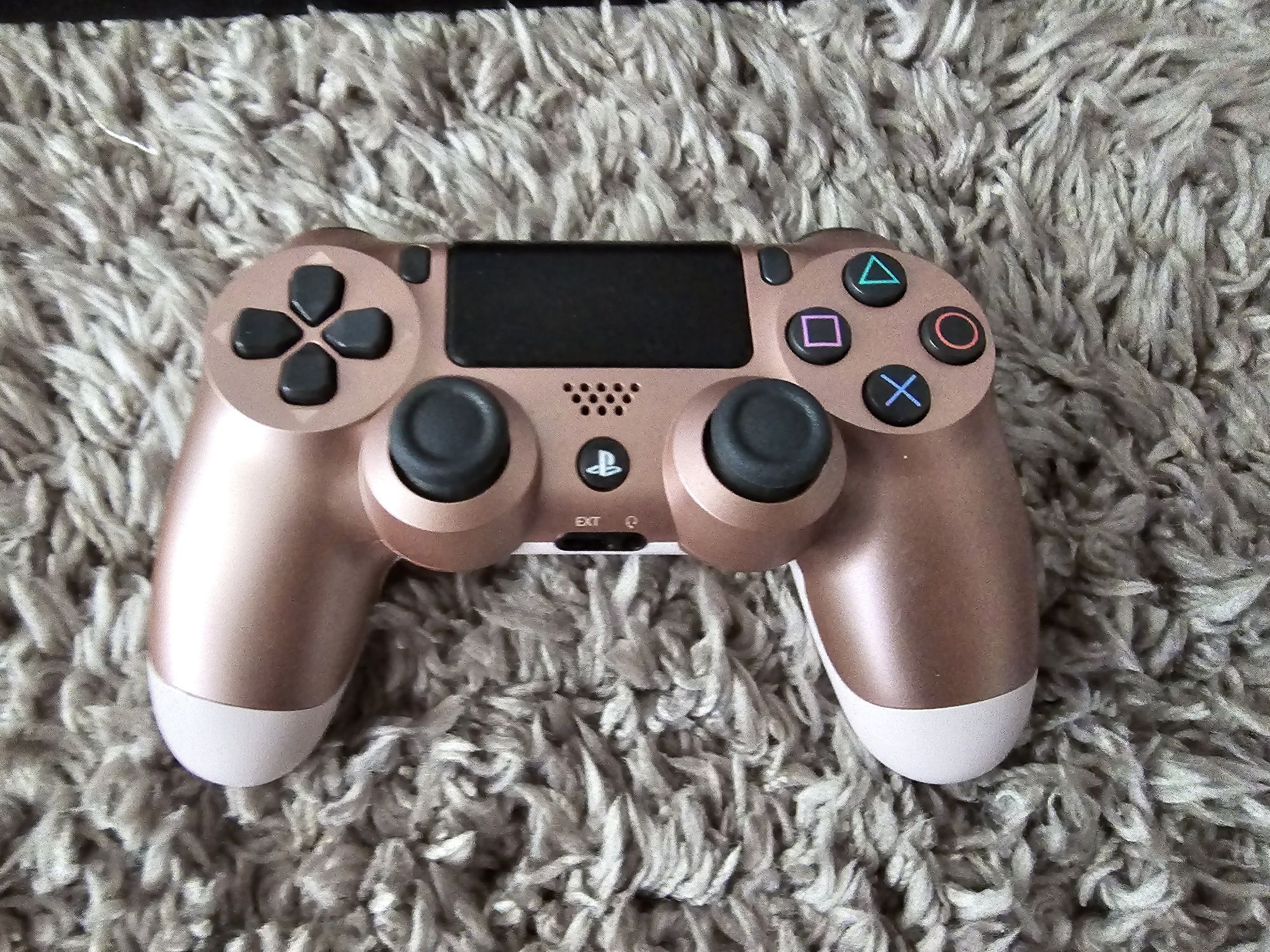 Konsola PS4 Pro z jednym padem + dowóz