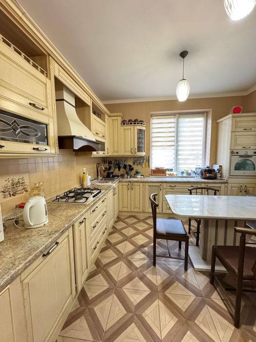 Оренда будинку в с. Басівка ( р-н Грант Резорту) 180 м/кв, 2 пов., 4 к