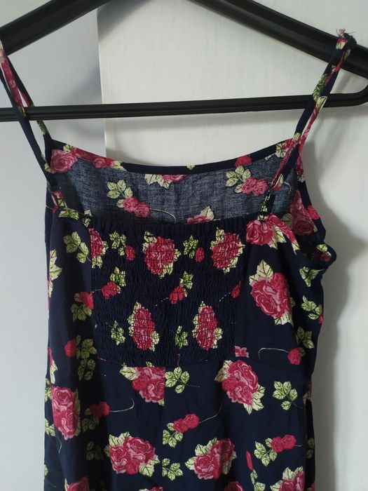 granatowa wiskozowa sukienka w róże S M