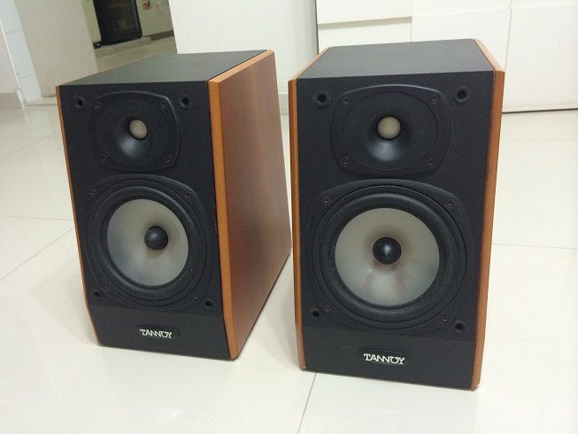 АС полочного типа Tannoy Precision P10