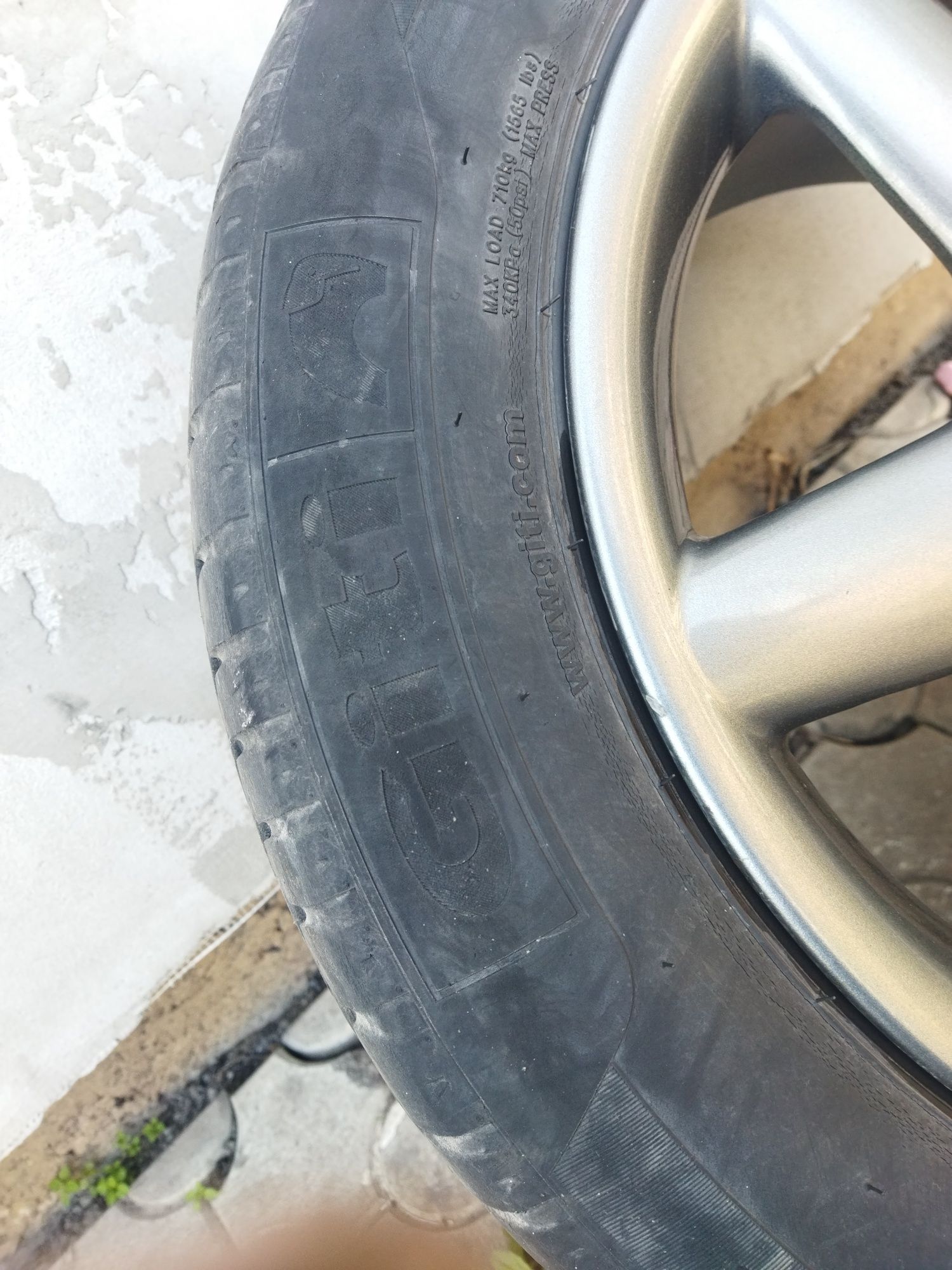 Продам шини 205/60 r16