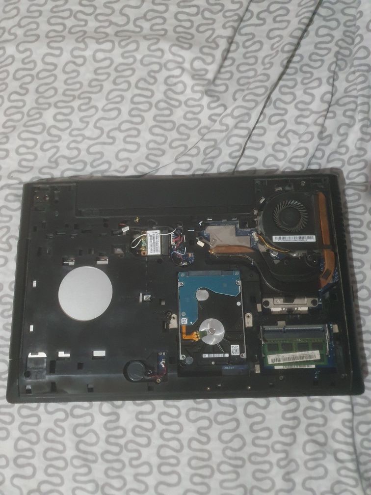 Laptop Lenovo g500 i3 / ram4gb / dysk 1 Tb/ brak ładowarki jako uszk.