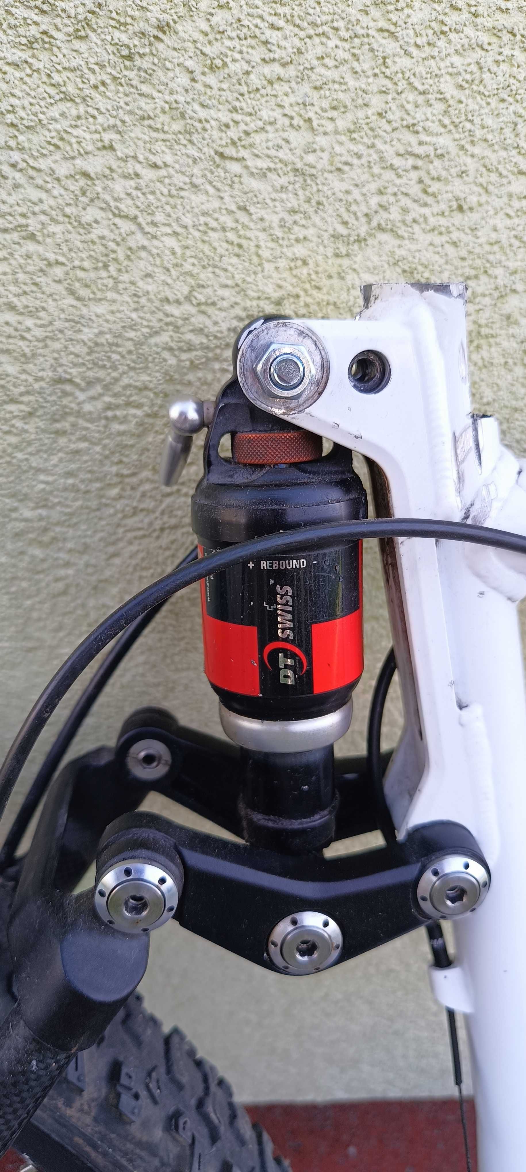 Rotwild carbon, Fox, DT Swiss 240s, HOPE, Sram X0, Race Face -dawca