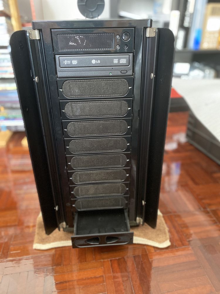 Caixa Pc Thermaltake ARMOR