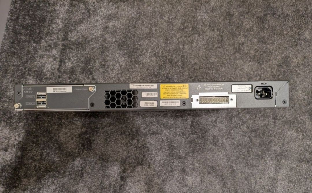 Switch Cisco WS-C2960X-48LPS-L 48x1GB PoE+ 4xSFP 1GB