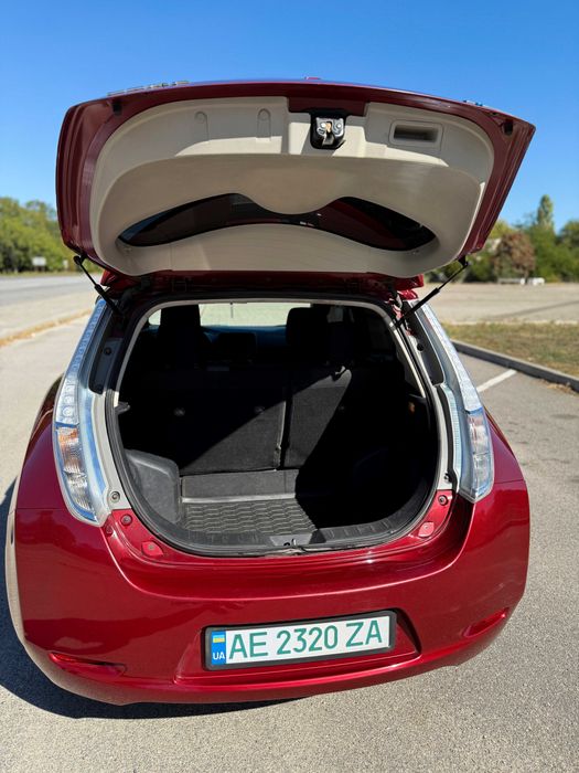 Продам Нисан Лиаф , Nissan Leaf , 2013 год