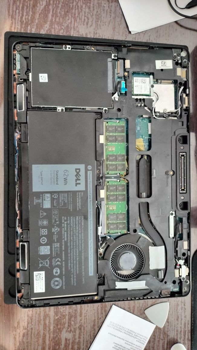 Laptop Dell Latitude E5470. i5-6440HQ / 1000 GB SSD / 16GB/ FHD