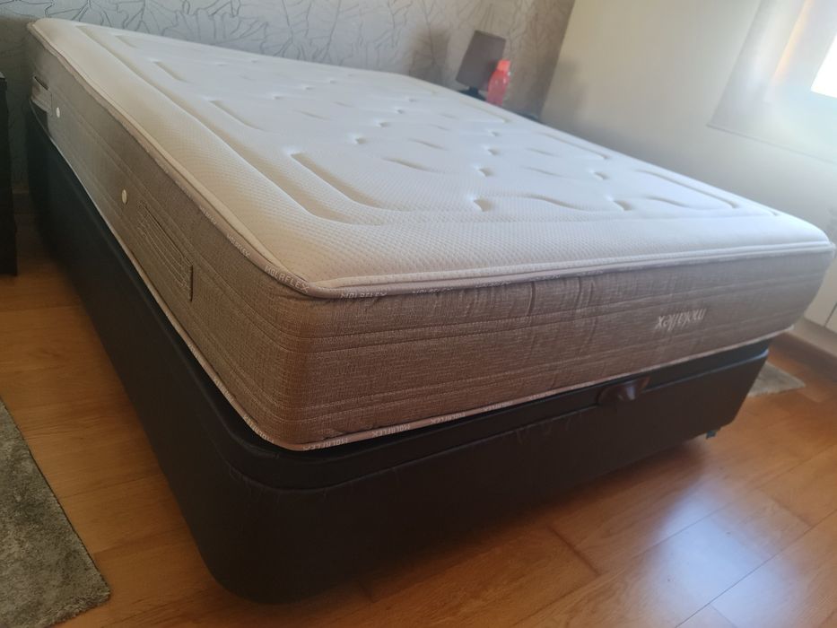 Sommier elevatório forrado + colchao Molaflex