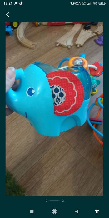 Слон - неваляшка fisher price