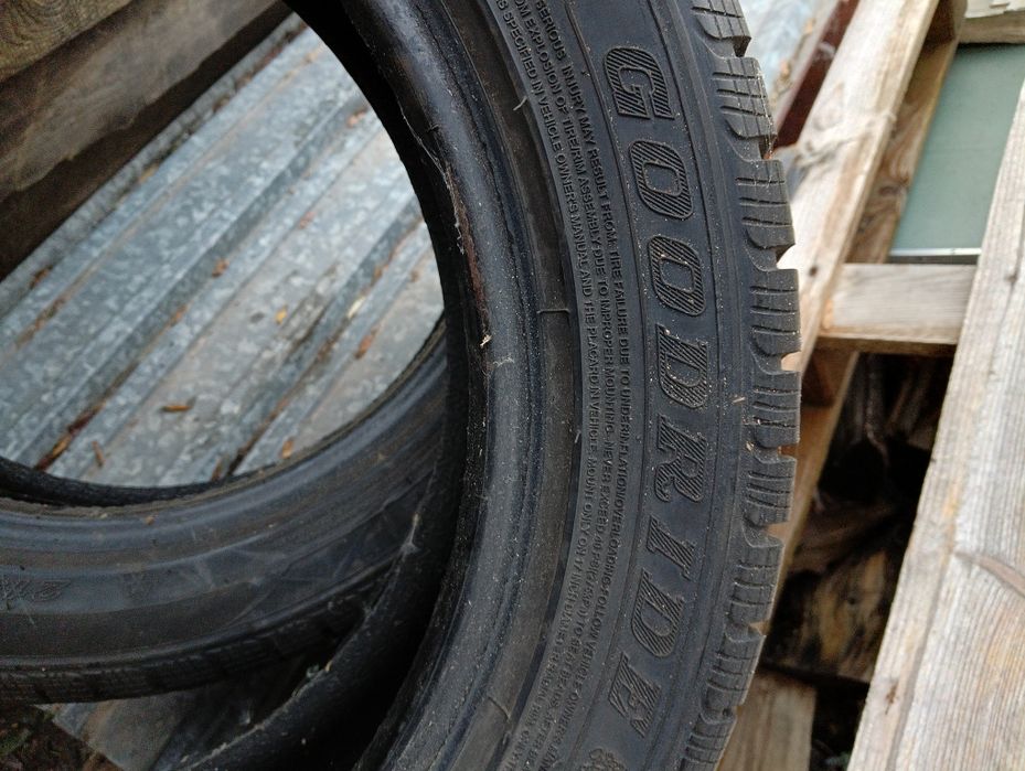 Sprzedam opony zimowe 215/50/17r stan bdb 8mm