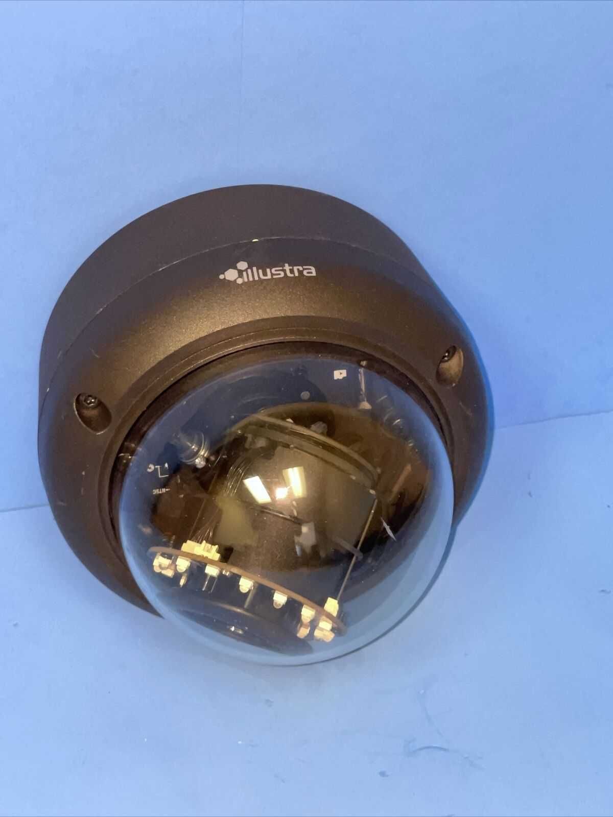 Вандалозащищенная IP камера 2МП с обьективом 3-9 мм Illustra (США)