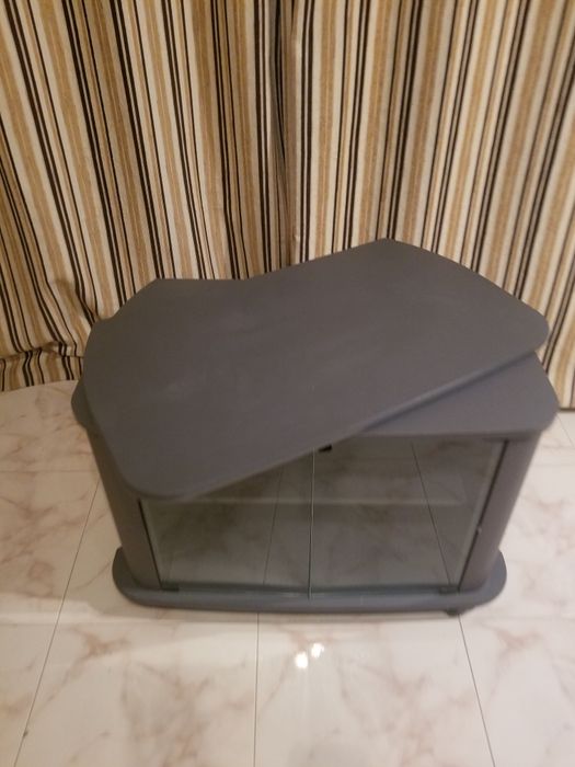 Móvel TV com base rotativa na cor cinza