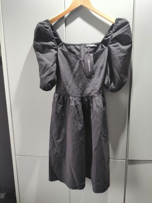 Nowa sukienka z metką