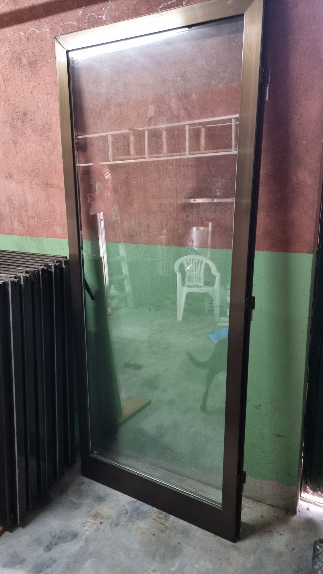 Vendo caixilharia completa
