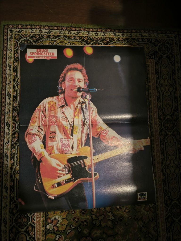 Vendo coleção +350 pósteres TV guia, TV mais, JN, revista super jovem