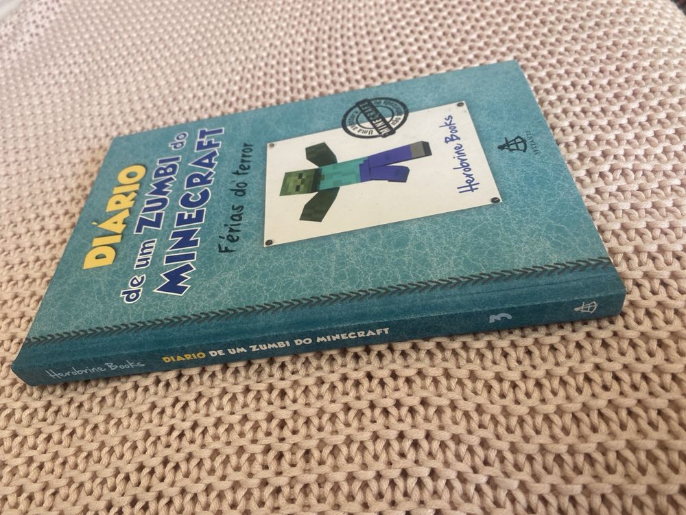 Livro “Diário de um zumbi do Minecraft - Férias do terror”