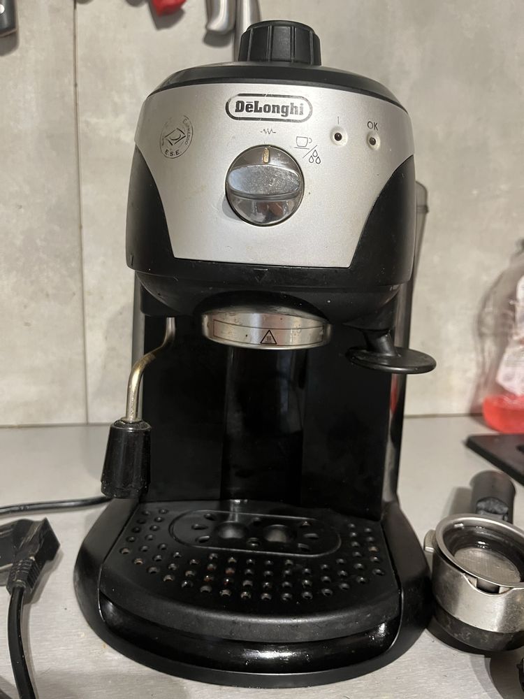 Ekspres cisnieniowy deLonghi