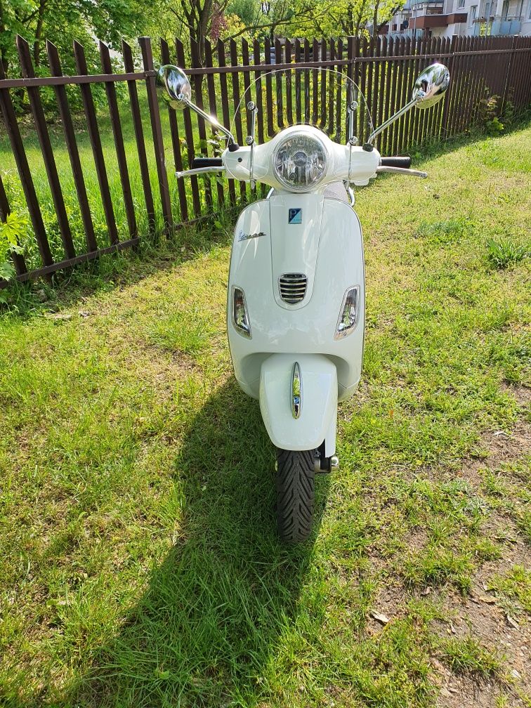 Skuter Piaggio Vespa LX 125 cm3