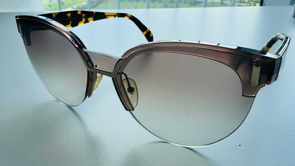 Óculos sol Prada SPR04U - novos