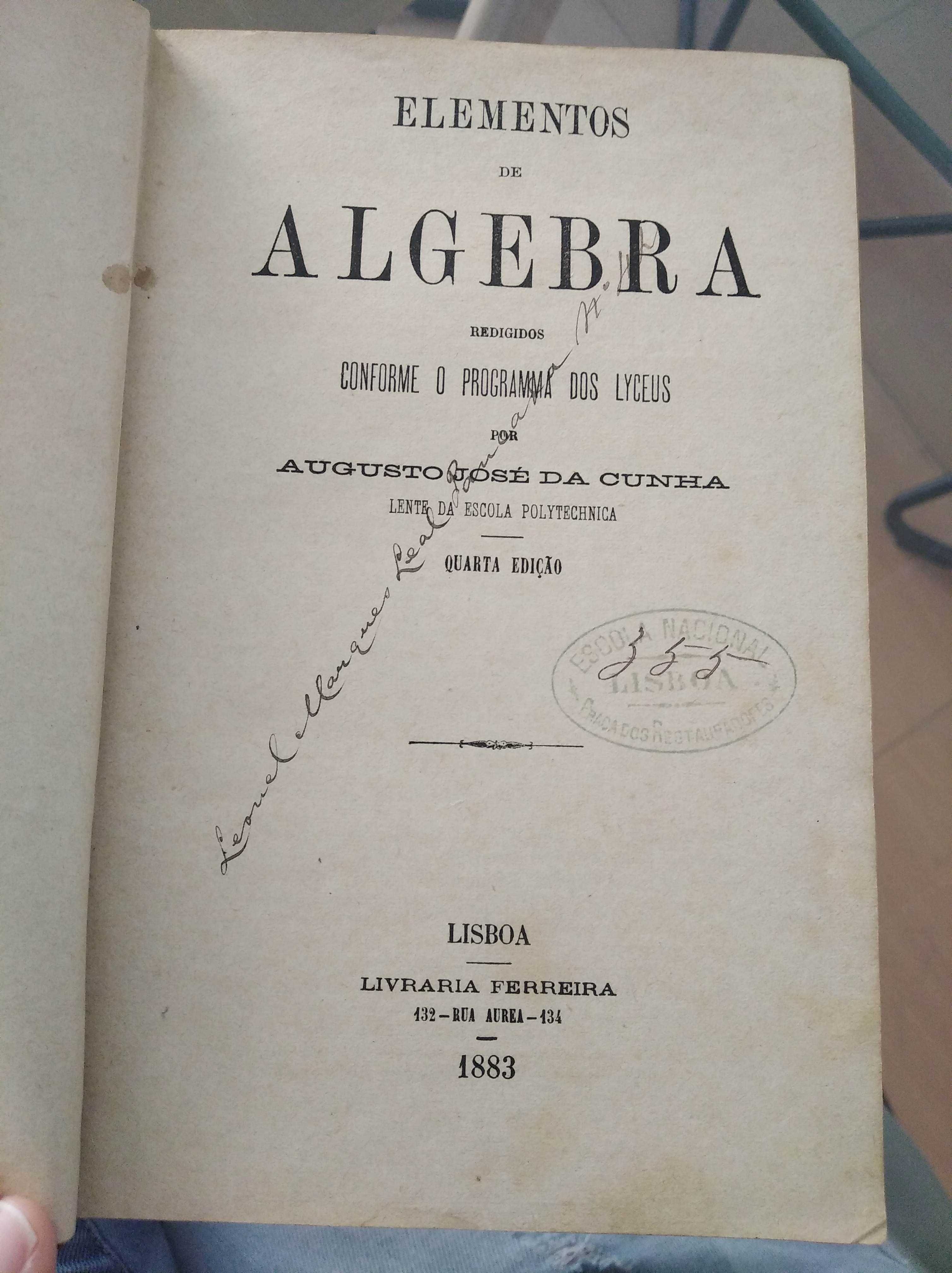 Livro antigo de matemática