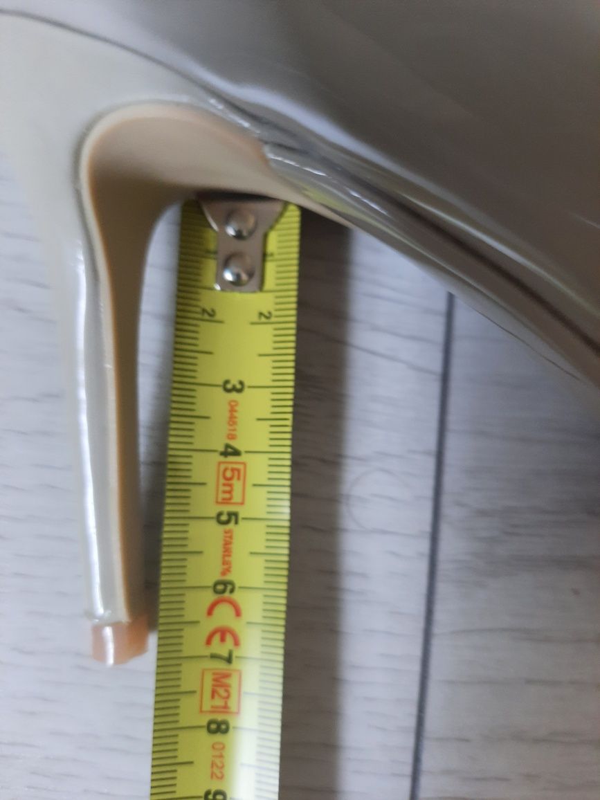 Buty na obcssie, szpilki rozmiar 39 NOWE niżży obcas