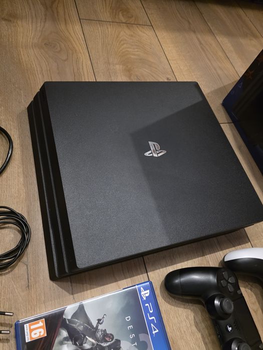 Konsola Playstation PS4 PRO 1TB Pudełko + 2x Kontrolery + Destiny 2