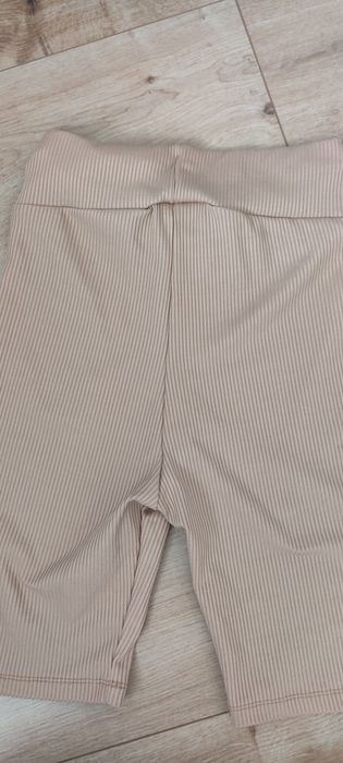 Spodenki nike beżowe