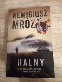 Książka Remigiusza Mroza "Halny" wersja kieszonkowa