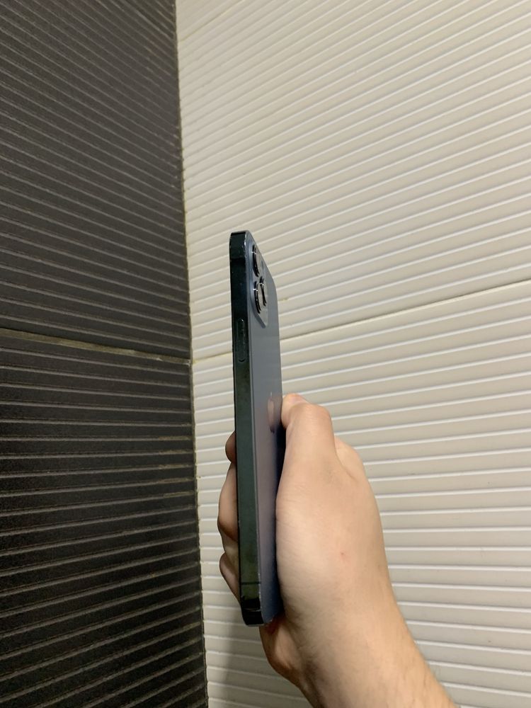 iPhone 12 Pro Max — Синий зверь на твоей стороне!
