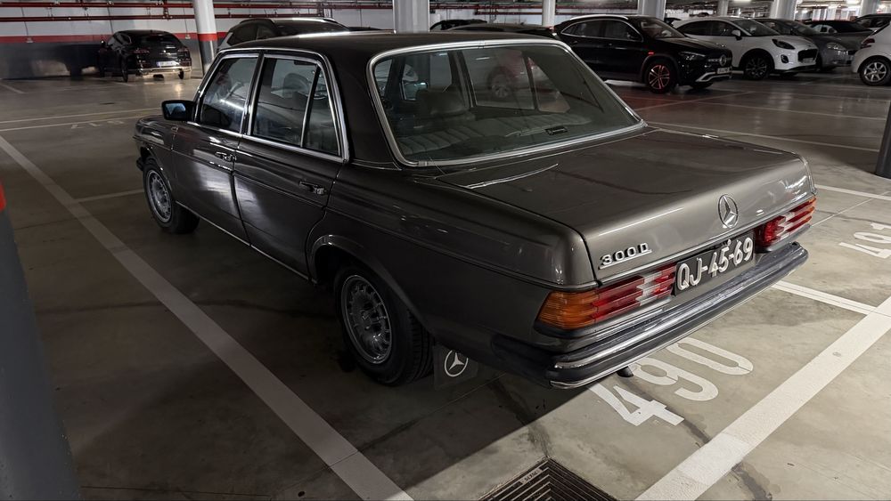 Mercedes 300d - Impecável