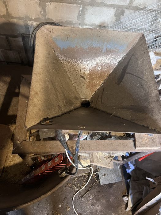 Подрібнювач зерна