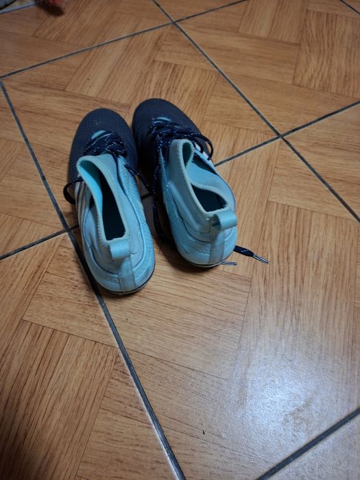 Chuteiras como novas