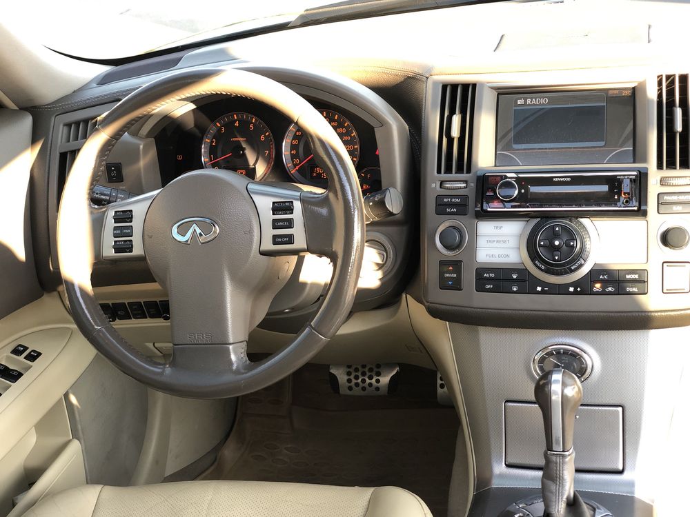 Продам Infiniti FX35