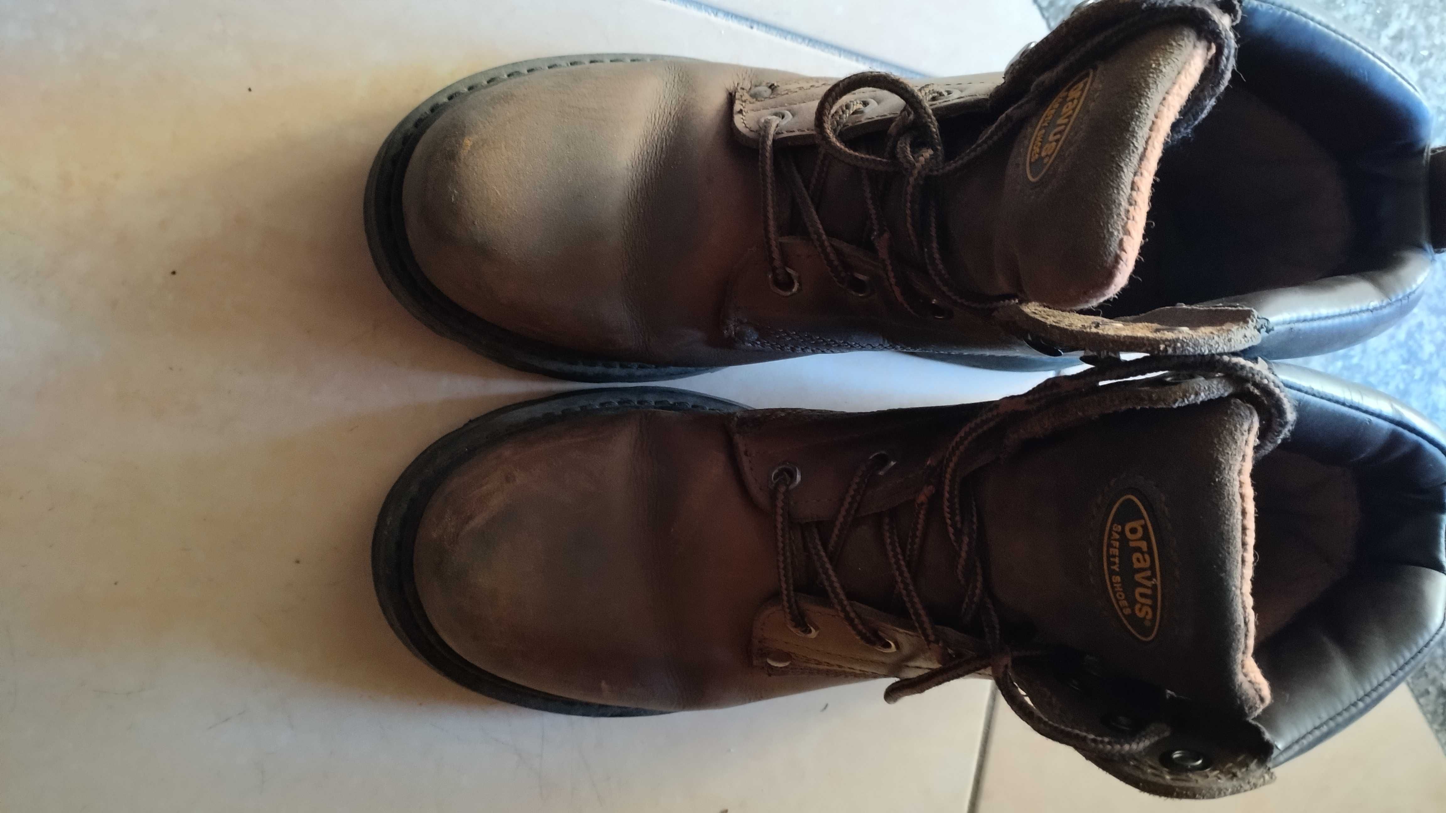 Botas de Outdoor proteção N°41 impecáveis, como novas