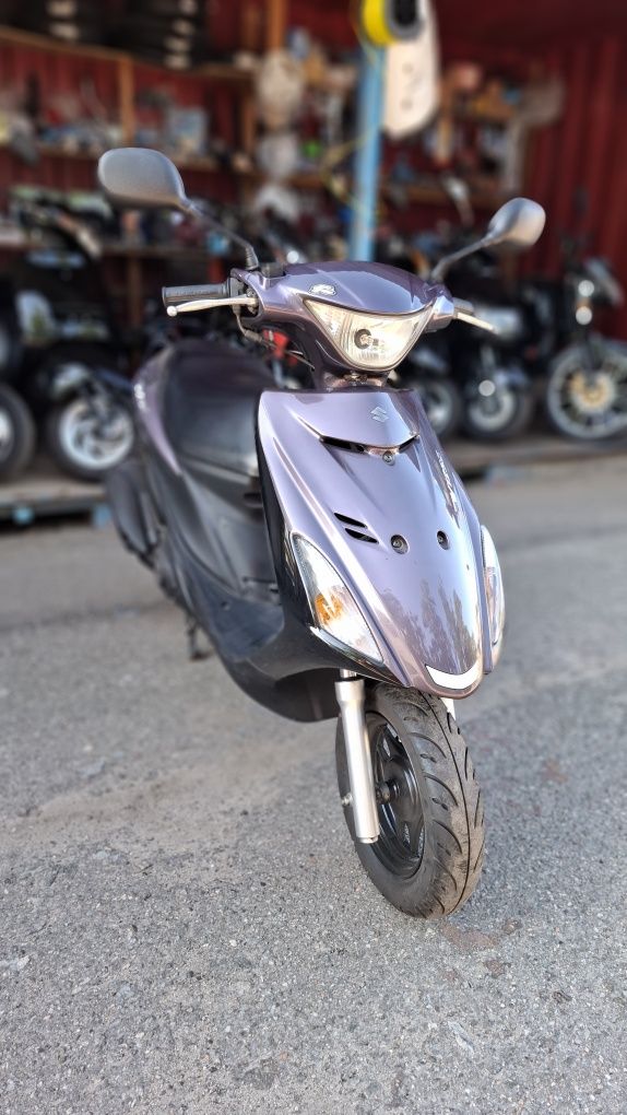 Продаж мопедів скутерів Suzuki Address 125S.