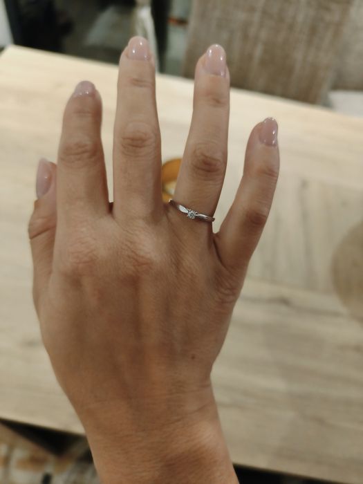 Anel de ouro branco com diamante