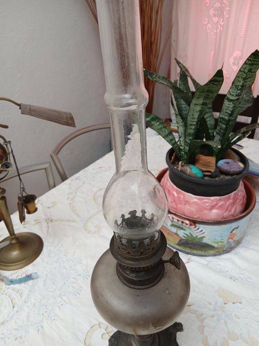 Candeeiro antigo a petróleo